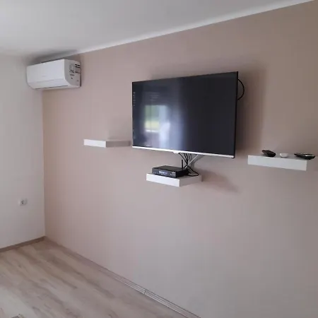 Hegyteto Vendeghaz * Sarvar